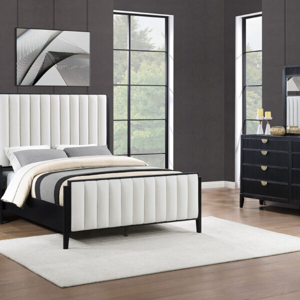 Brookmead 4-piece Upholstered Cal King Bedroom Set Black